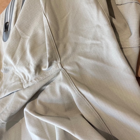 Lululemon Cadence Commute Shorts - Men's Size 32 - Beige - Picture 5 of 6